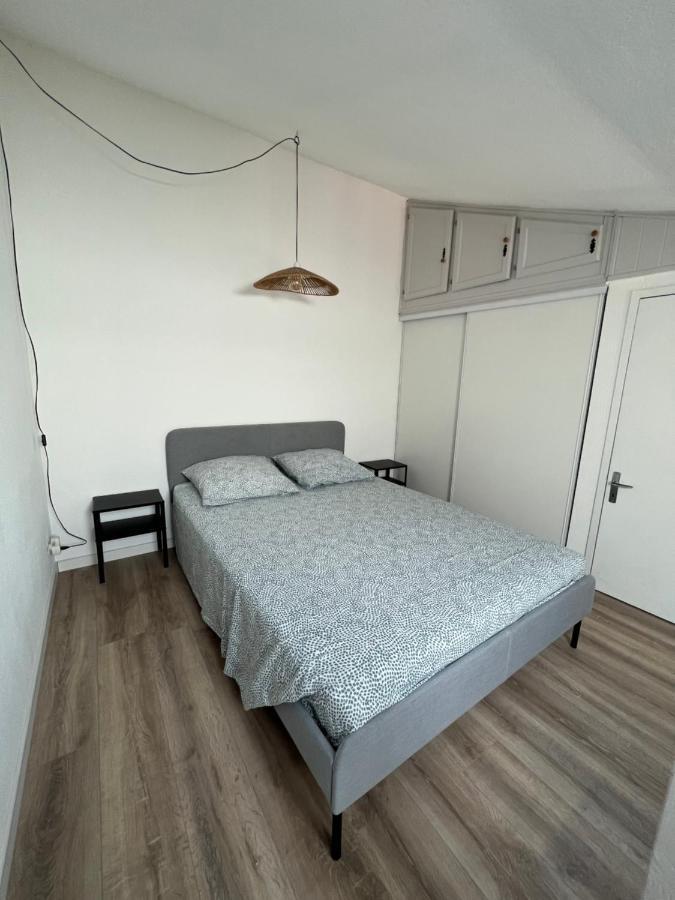 Petite Maison De Vacances Au Bord De L'Eau Leucate Esterno foto